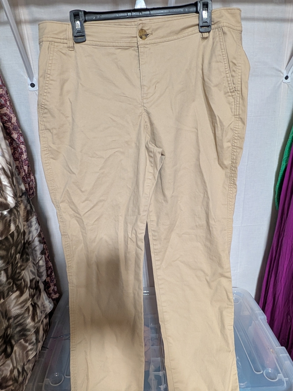 Old Navy Women's Skinny Jeans in Khaki